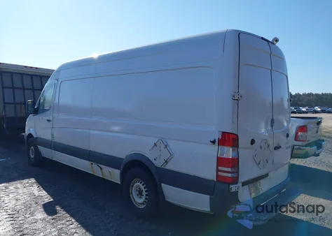 2014 Mercedes-Benz Sprinter 2500 High Roof from USA, damaged, VIN WD3PE8DE9E5826886